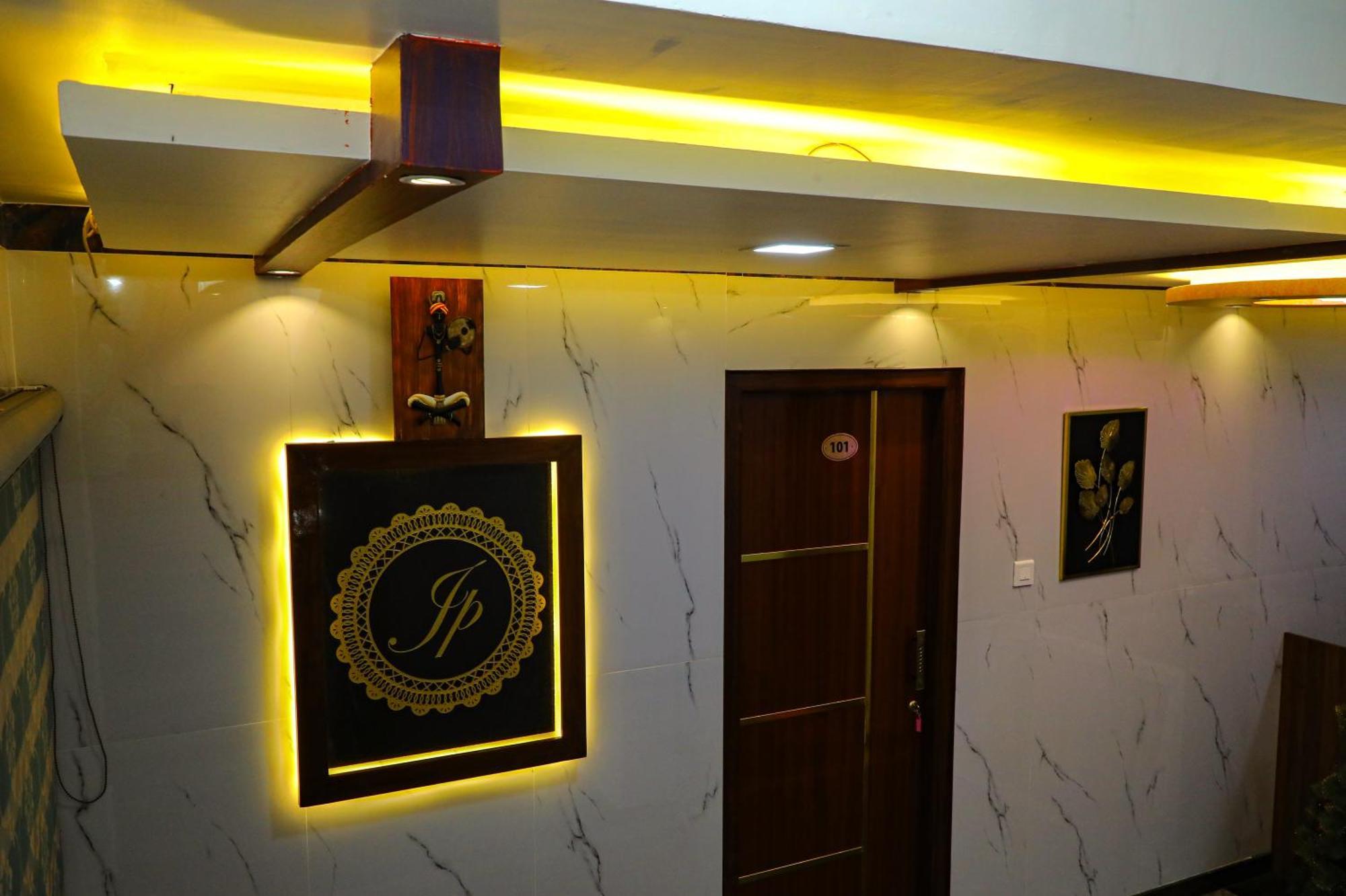 耶拉吉里 Jp Residency酒店 外观 照片